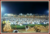Swamishri blesses the assembly during the three-day Harililamrut parayan in Akshar Farm 