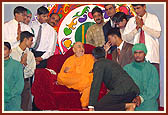 Chhatralay yuvaks on stage with Swamishri after thier performance