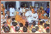 &nbsp;&nbsp;Swamishri visits and blesses the students of Tapovan Gurukul