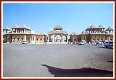 &nbsp;The newly built entrance gate, Akshar Dwar, to BAPS Shri Swaminarayan Mandir, Sankari
