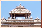 &nbsp;The newly built entrance gate, Akshar Dwar, to BAPS Shri Swaminarayan Mandir, Sankari
