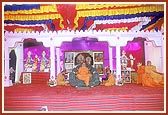 Swamishri blesses a satsang assembly