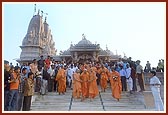 Swamishri departs