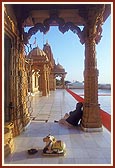 &nbsp;The quiet mandir ambience