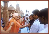 Blesses devotees
