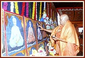Swamishri performs the murti-pratishtha rituals for BAPS hari mandirs in the villages of Gadariya, Kharvada, Olgam, Achhavani, Kosamba Bhangda, Bhagdavad and Dungri