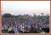 &nbsp;&nbsp;Mammoth Uttarayan evening assembly at Bhakti Park