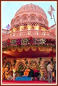 &nbsp;&nbsp;Mammoth Uttarayan evening assembly at Bhakti Park