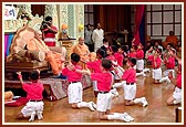 &nbsp;Balaks present cultural programs on Parents' Day