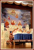 Morning puja in the Yogi Sabhagruh