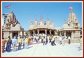 BAPS Shri Swaminarayan Mandir, Surat