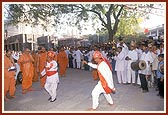 Swamishri blesses a bhajan-group of devotees from neighboring villages 