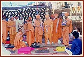 Swamishri performs the foundation stone-laying  ceremony for the new shikharbaddh mandir