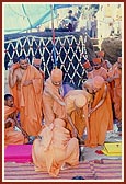 Swamishri performs the foundation stone-laying  ceremony for the new shikharbaddh mandir