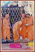 Swamishri performs the foundation stone-laying  ceremony for the new shikharbaddh mandir