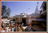   BAPS Shri Swaminarayan Mandir, Himmatnagar