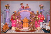 Swamishri with BAPS teenagers after their traditional dance performance