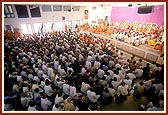 Finally, Swamishri blesses the pratishtha assembly