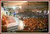 Swamishri addresses the congregation of ex-chhatralay youths and also those who lived in the chhatralay and then taken diksha as sadhus