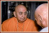 Swamishri is welcomed