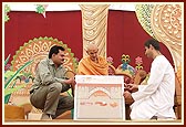 Pujya Mahant Swami inaugurates the Gujarati section in www.swaminarayan.org