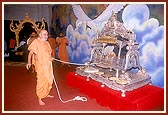 Swamishri rocks Shri Thakorji