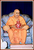 Swamishri accepts the niyam-kalash offered by devotees from the rural areas of Amdavad