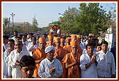 An evening procession of Harililakalpataru (holy scripture) prior to parayan (pothi-yatra)