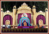 Swamishri on stage during satsang assembly