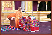 Pujya Viveksagar Swami expounds on the Harililakalpataru