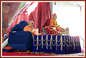 Swamishri performs his morning puja on Yogi Jayanti Day
