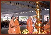 Swamishri performs pujan of mandir kalash and dhwaja-dand (flagstaff)