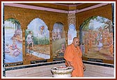 Swamishri performs pradakshina of the birthplace shrine of Gunatitanand Swami