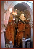 Swamishri engaged in darshan and performance of pradakshina of Akshar Deri