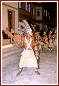 African youths residing in Gondal perform their traditional Goma dance during the evening satsang assembly. Their African forefathers came to and settled in India 600 years ago. Today, there are more than 1 lakh Africans living in Gujarat only.