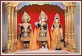 Shri Harikrishna Maharaj and Shri Radha Krishna Dev