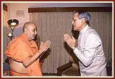 Lt. Governor of New Delhi Shri B.L. Joshi comes for Swamishri's darshan