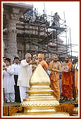 Devotees perform abhishek