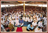 Devotees during the assembly