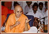 Swamishri participates during the festive singing of bhajans