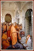 On Bhadarva sud 4 Swamishri performs Ganesh pujan and arti in mandir
