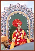 During the procession the utsav murti of Bhagwan Swaminarayan in different decorative floats 