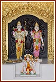 Annakut offered to Shri Sita-Ram and Shri Hanumanji
