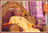 Pujya Mangalanand Swami blessed the assembly, "In five years 500 years of work have been accomplished here. I am really amazed."