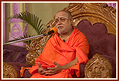 Pujya Balgangadharnathji, Head of Adi Chunchungiri Muth, Bangalore, in his blessings said, "Even when an atheist comes to Akshardham he will experience spiritual peace in his heart." 