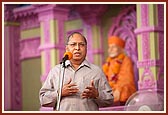 Shri M. L. Gupta, MD of Everest Group, expressed, "With the establishment of Akshardham people will become enlightened about Indian culture."