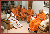 Sri Sri Ravi Shankar with Swamishri after visiting the Akshardham complex