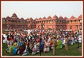 Crowds gathered for the Dedication Ceremony in the evening. Over 20,000 people attended in person, and many more watched the ceremony live on television