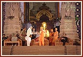 Pramukh Swami Maharaj presented a shawl and momento personally to the dignitaries