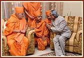 Swamishri with President Shri APJ Abdul Kalam